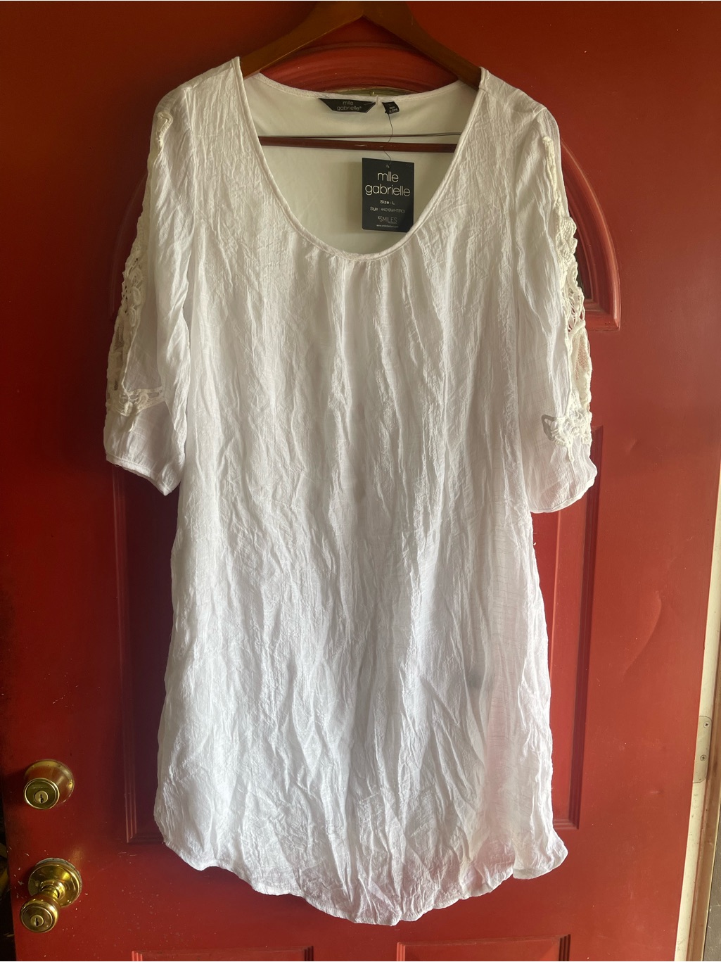 Mlle Gabrielle White Scoop Neck Lined Tunic With Crochet Sleeves